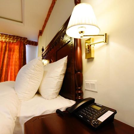 Viridi Hotels Islamabad Bagian luar foto